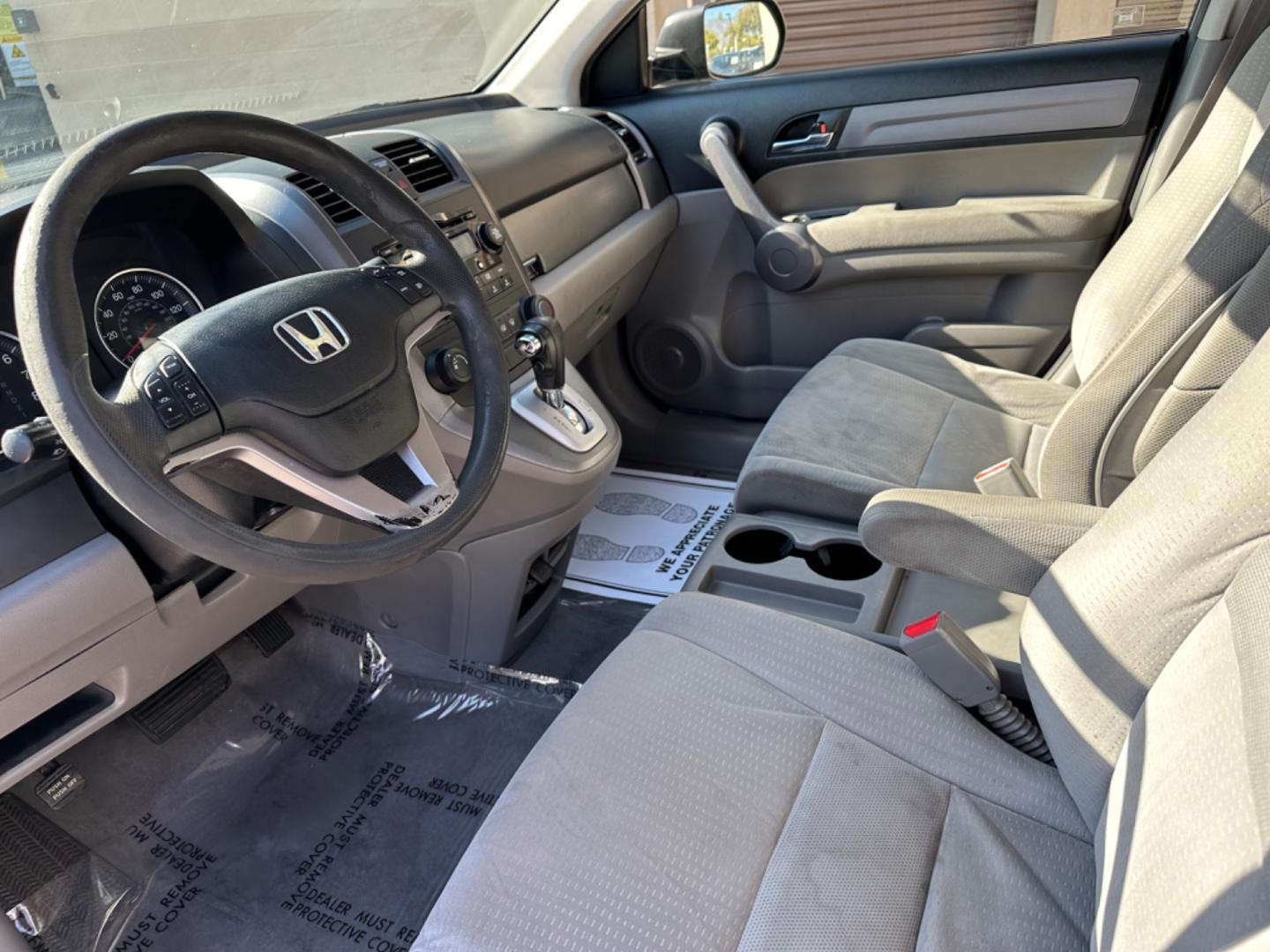 2009 /GRAY Honda CR-V EX 2WD 5-Speed AT (JHLRE38509C) with an 2.4L L4 DOHC 16V engine, 5-Speed Automatic transmission, located at 30 S. Berkeley Avenue, Pasadena, CA, 91107, (626) 248-7567, 34.145447, -118.109398 - One Owner!Moon-roof! Wheel ABS! This 2009 Honda CR-V EX 2WD looks and drives good. This vehicle comes with a dealer 30 day / 1,000 Mile Warranty ( call us for details) and with Options up to 5 years / 100,000 Mile Warranty. Bad credit? We can help! We are the bank. Buy with confidence! All of our - Photo#9